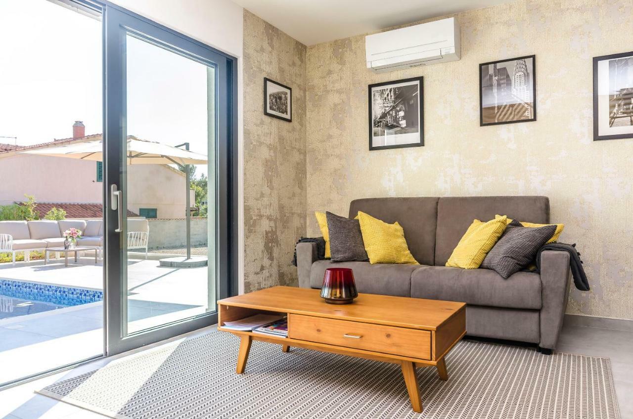 Apartments Villa Adriana II 斯里马 外观 照片
