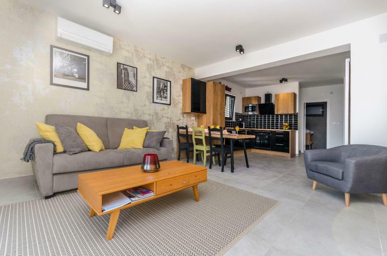 Apartments Villa Adriana II 斯里马 外观 照片